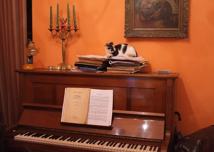 Piano Guest House